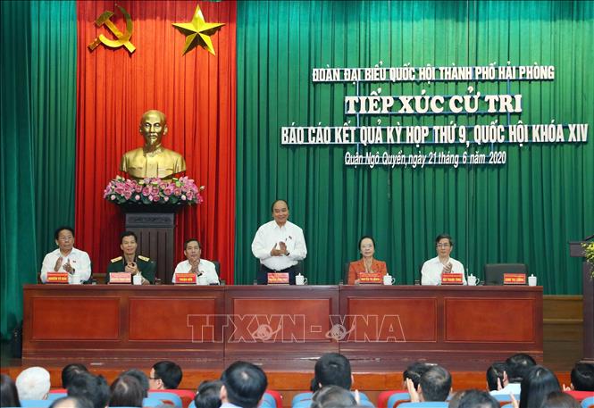 Thủ tướng Nguyễn Xuân Phúc tiếp xúc cử tri tại quận Ngô Quyền, Hải Phòng

